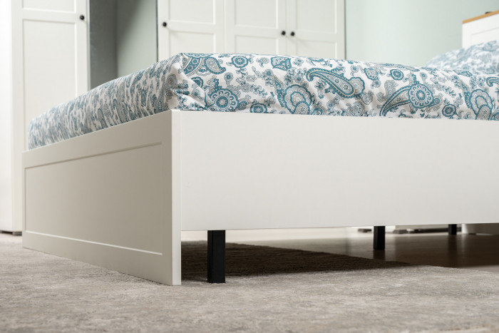 Остин 11.53 Кровать + ортопед + 16.152 Тумба прикроватная, белый шагрень/дуб крафт золотой