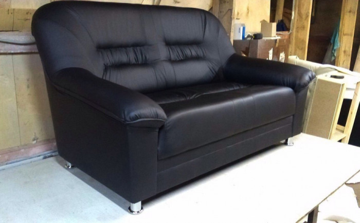 Диван кожаный красный, прямой 3-х местный, для дома, офиса, гостиной, кабинета Карелия