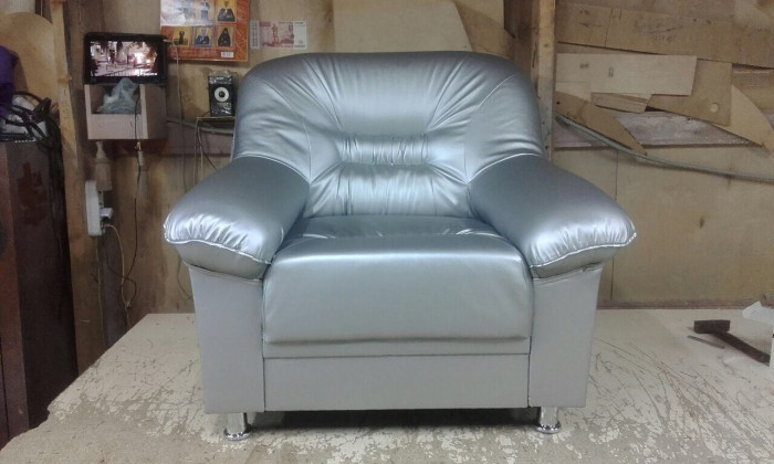 Диван кожаный бежевый, прямой 2-х местный, для дома, офиса, гостиной, кабинета Карелия