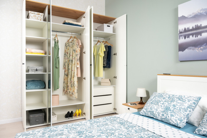 Остин 13.336.02 Шкаф для одежды(две двери), цвет белый шагрень/дуб крафт золотой, ШхГхВ 80х54,6х229,8 см.